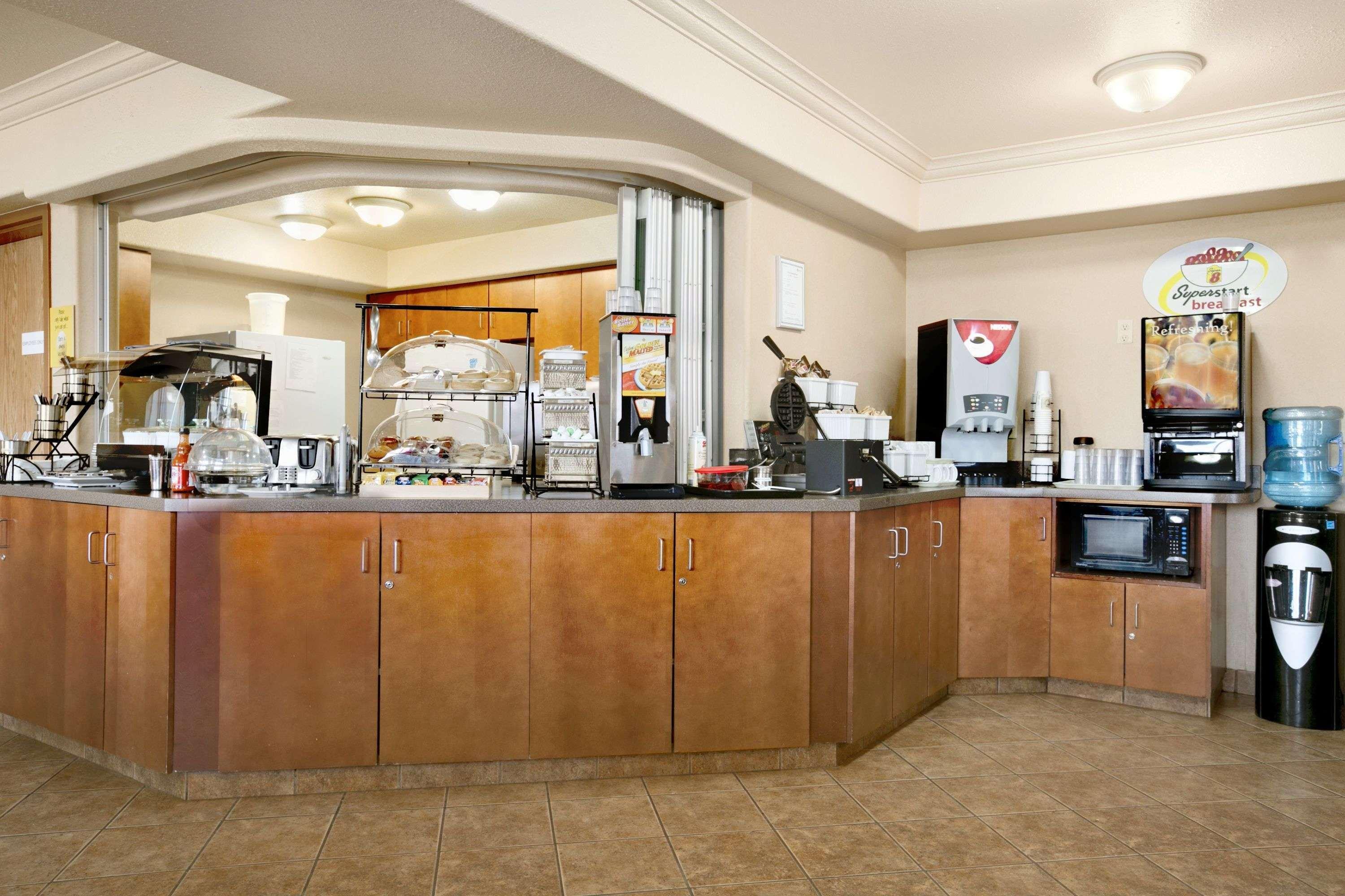 Hotel Super 8 By Wyndham High Level Ab Exterior foto